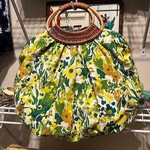 Vintage 70s flower purse with wicker handle, mint condition